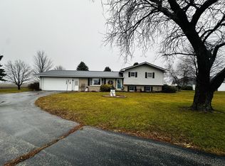 31001 Eagle Point Rd, Milledgeville, IL 61051