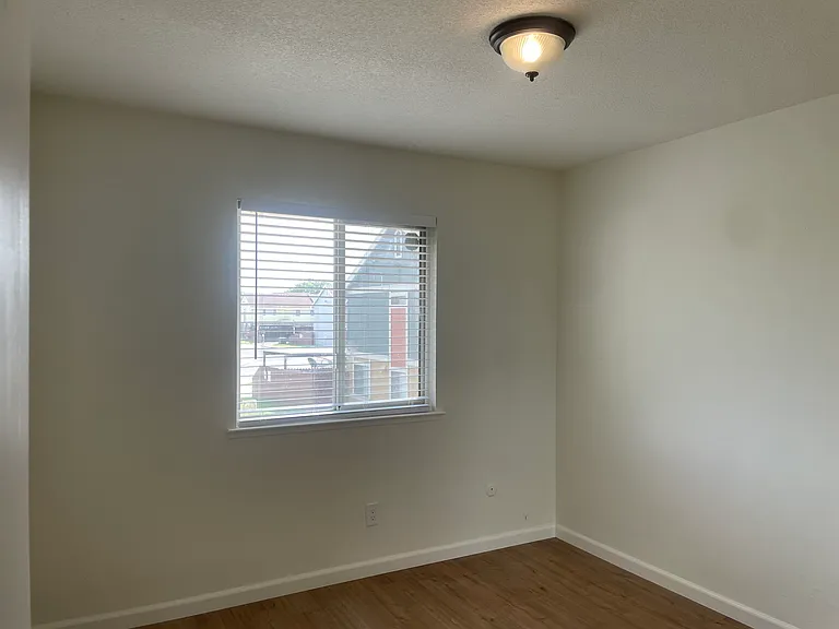 4066 Weymouth Ln — Photo 23