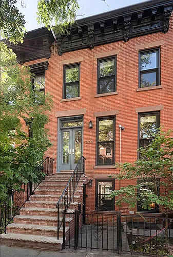 202 Bergen St #TWNHSE Photo 1