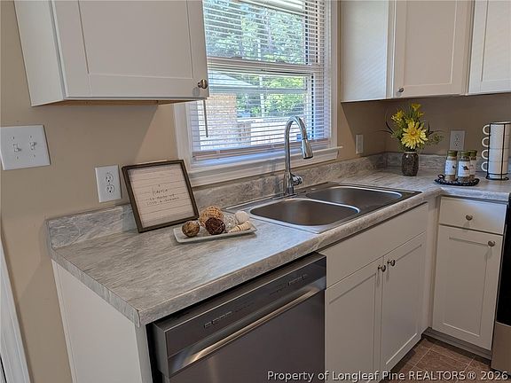 2nd image of 808 Weiss Ave