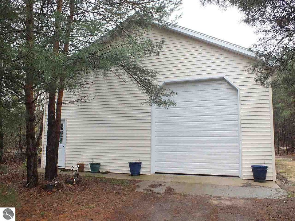1st image of 2370 Lakes North Dr