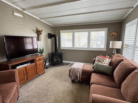 4th image of 13 Wentworth Dr