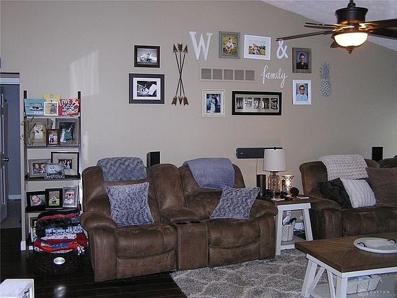 4th image of 6914 Grovebelle Dr