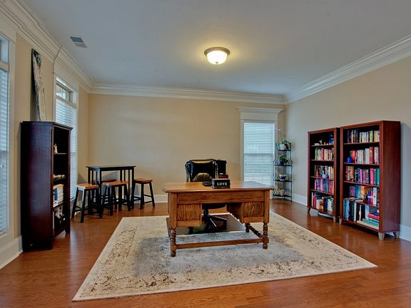 5th image of 3011 Laurel Cove Way SE
