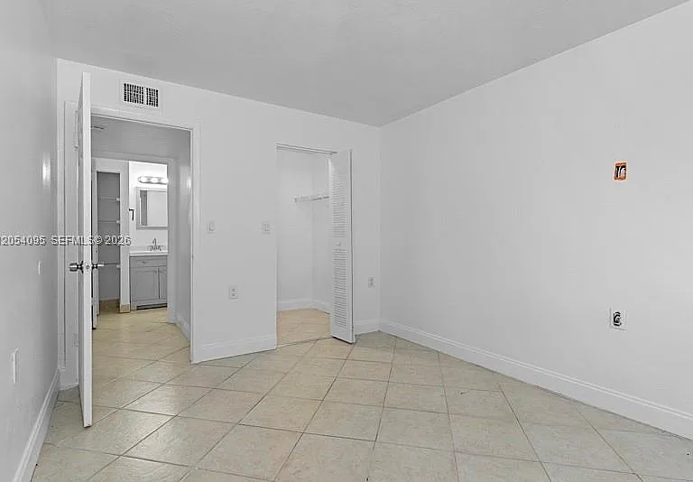 1201 Lake Victoria Dr #V — Photo 18