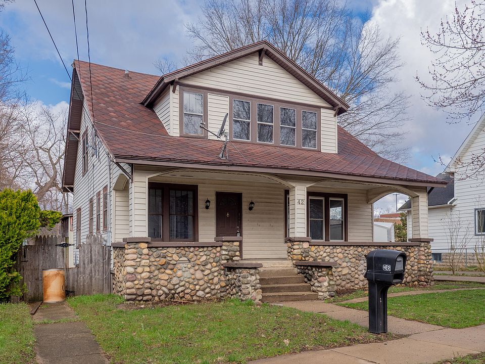 1st image of 42 McKinley Ave S
