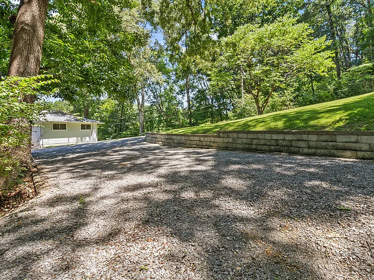 969 Henderson Ave — Photo 51