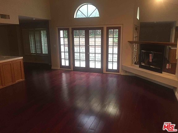 3rd image of 2527 Rockdell St