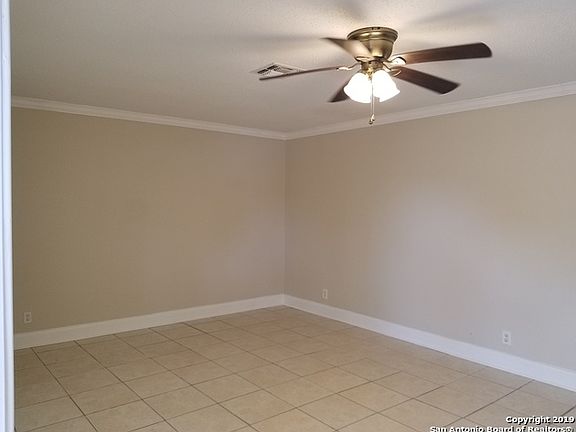 4th image of 447 Zabra St