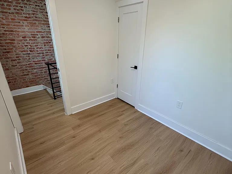 153 W Palmer St — Photo 18
