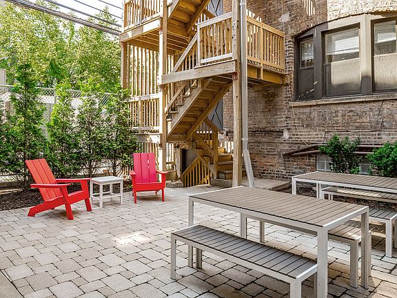 2nd image of 543 W Wellington Ave #2728175