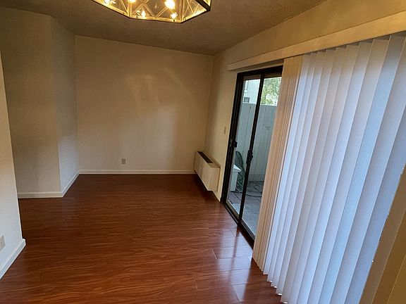 3rd image of 968 Kiely Blvd