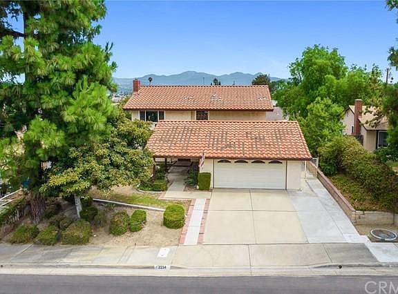 2nd image of 2234 Lerona Ave