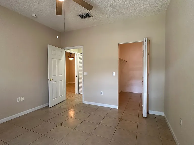323 Arbor Lakes Cir — Photo 12