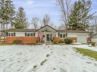 1052 Woodbine Rd, Saginaw, MI 48609