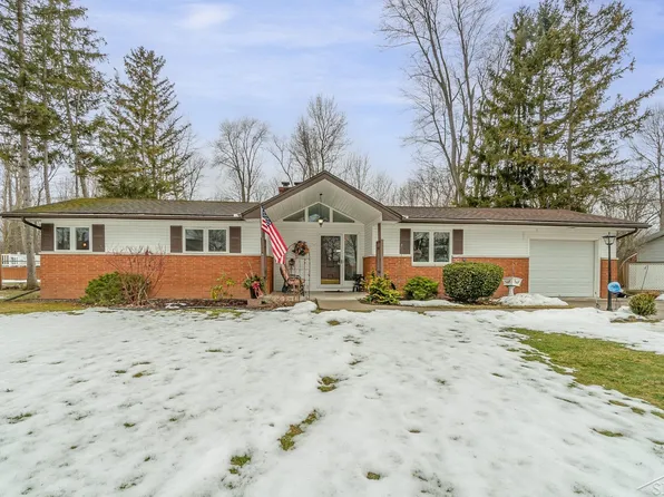 1052 Woodbine Rd, Saginaw, MI 48609