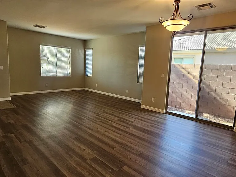 8045 Glacier Falls St — Photo 3