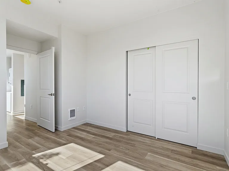 Evergreen Peak Apartments — Photo 12