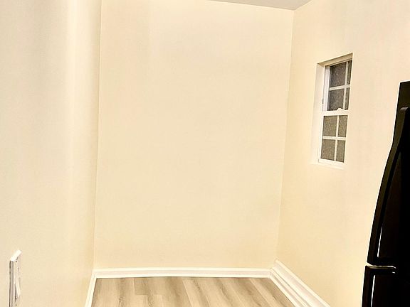 3rd image of 2155 W 94th St