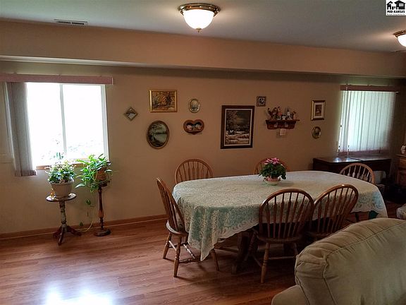 5th image of 312 N Park Dr