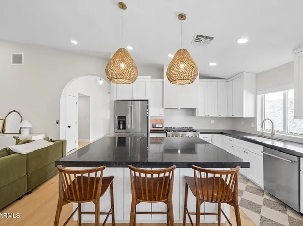 1911 E CLIPPER Court, Gilbert, AZ 85234