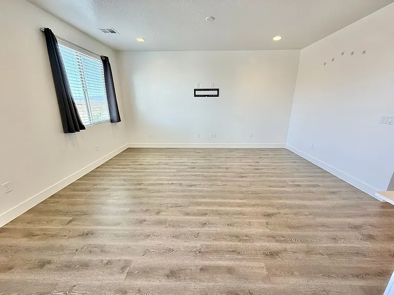 2375 E Luciano Ln — Photo 12