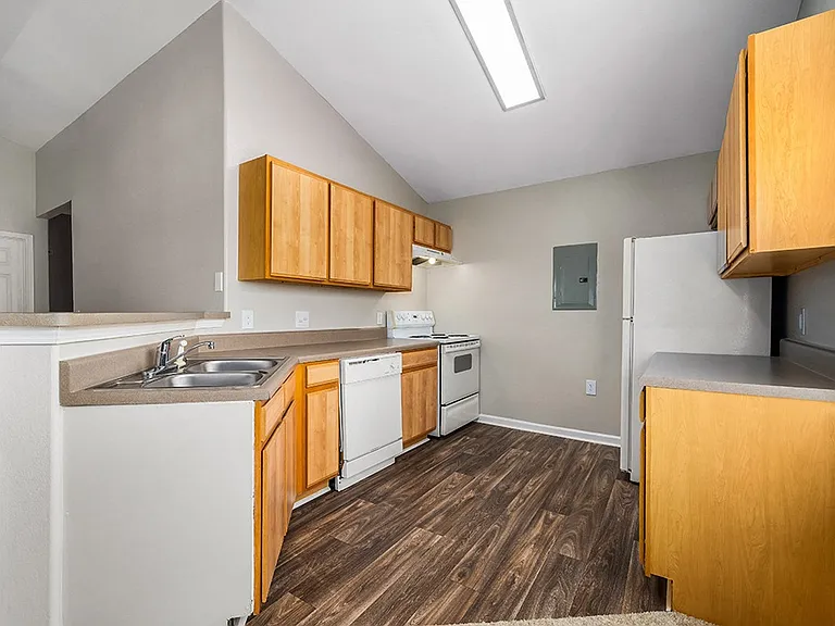 Maple Village Apartments — Photo 115