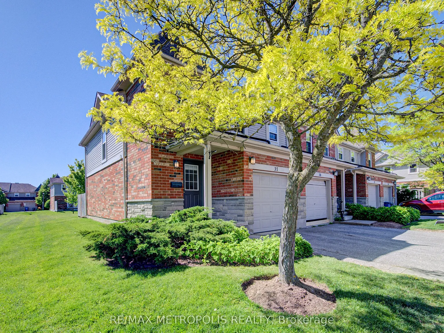 3 bed, $3,300 — Photo 3