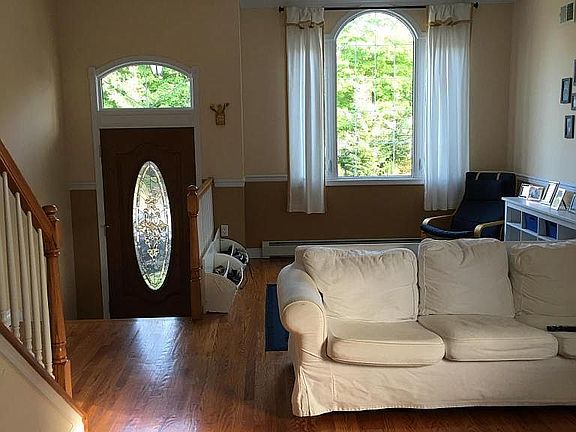 4th image of 205 Mosely Ave