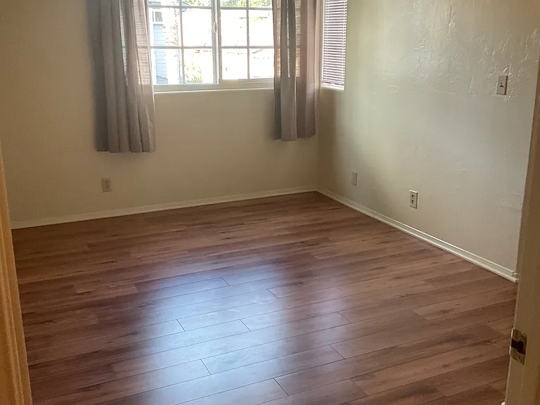140 N Orange Ave — Photo 14