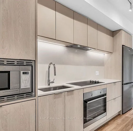 1 Jarvis St #401 — Photo 8