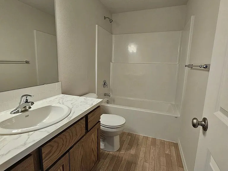 936 SE Starview Ave — Photo 10