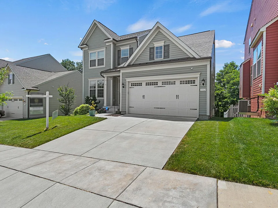 1112 Saxton Dr