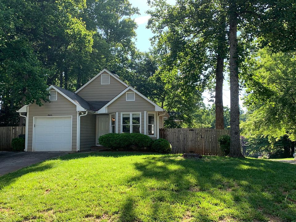 1st image of 4000 King Edward Ct