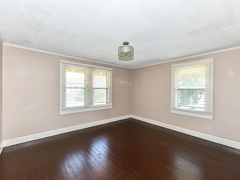 6040 N College Ave — Photo 11