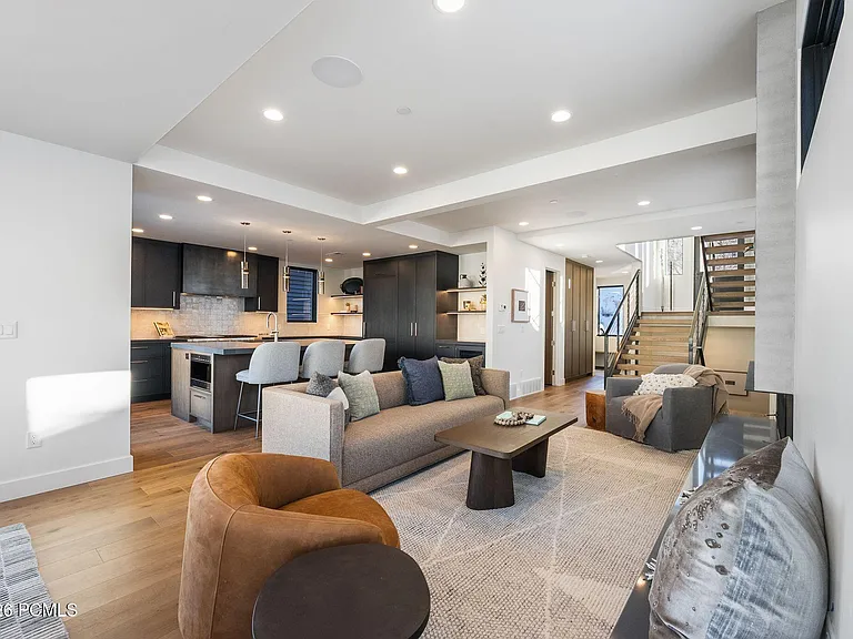 78 Prospect Ave — Photo 8