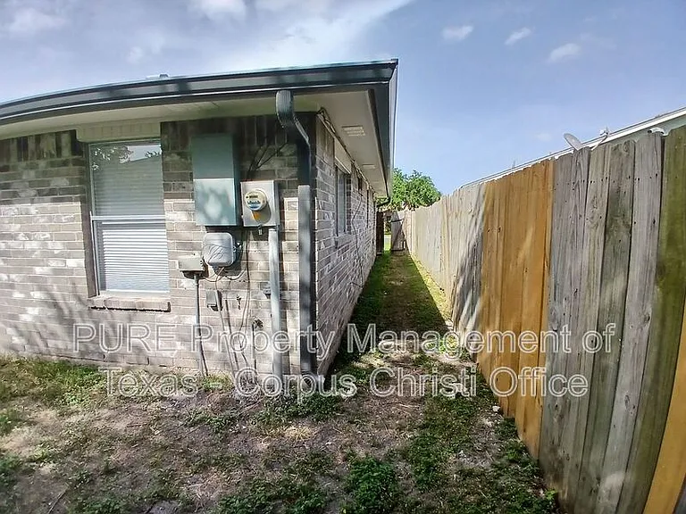 2725 Allencrest Dr — Photo 37