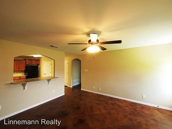 5th image of 2205 Wildewood Dr Unit A