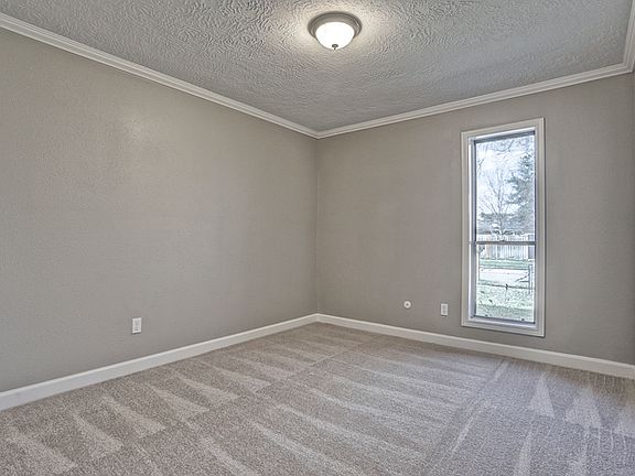 5th image of 2314 Green Valley Dr