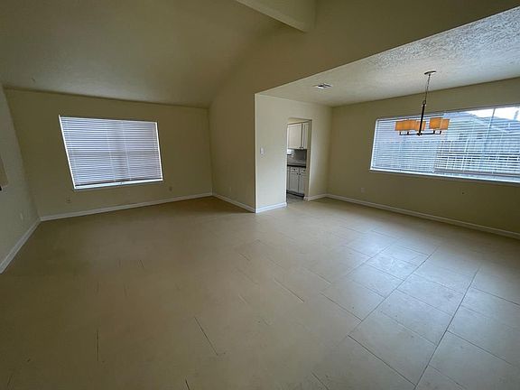 3rd image of 2330 Whitman Way Dr