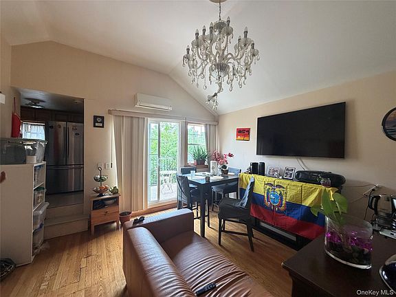 4th image of 10475 48th Avenue