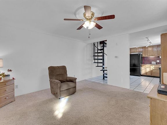 5th image of 6209 Hancock Ave