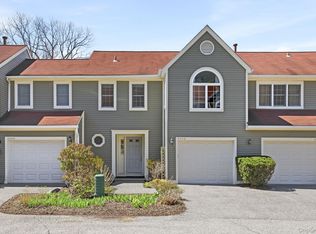1004 Kensington Way, Mount Kisco, NY 10549