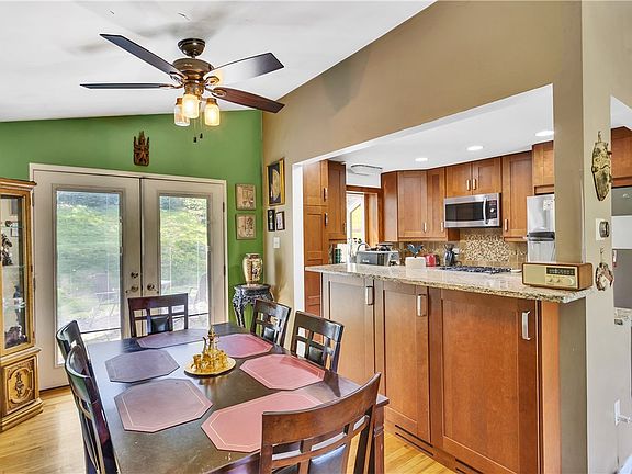 5th image of 134 Bleil Dr