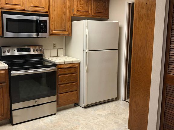 2nd image of 423 Lockewood Ln