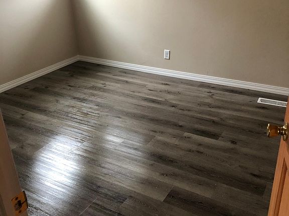 4th image of 2025 Evans Ave