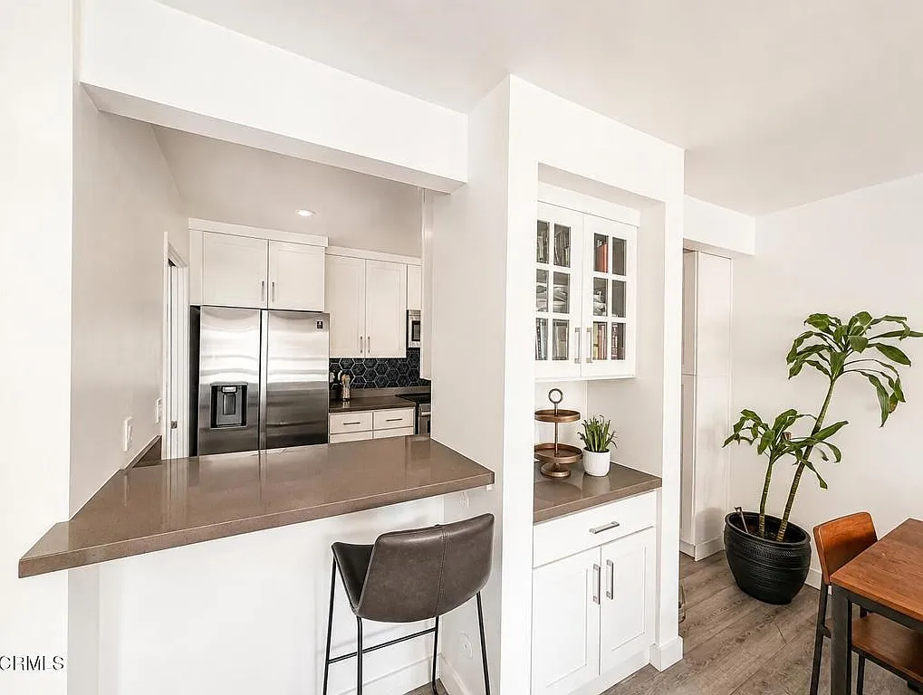 2 bed, 2.0 bath, 1071 sqft, $3,900 — Photo 4