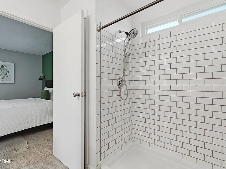 1735 E Stephens Dr — Photo 29