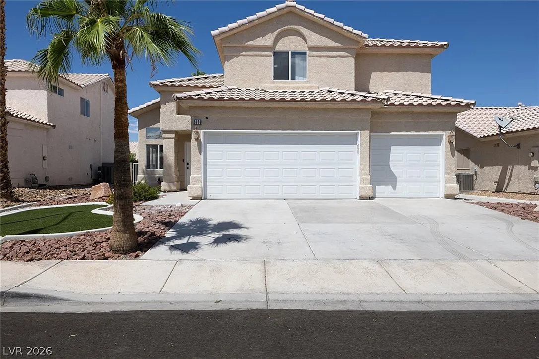 4 bed, 2.5 bath, 1922 sqft, $2,850 — Photo 1