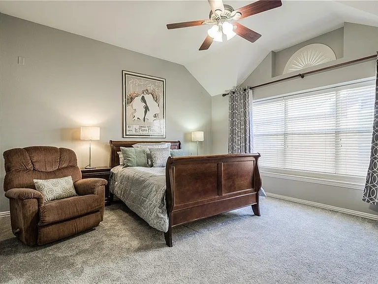 1426 Forest Oaks Ct — Photo 26